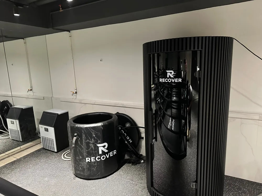Black R Sauna and cold plunge inside a gym